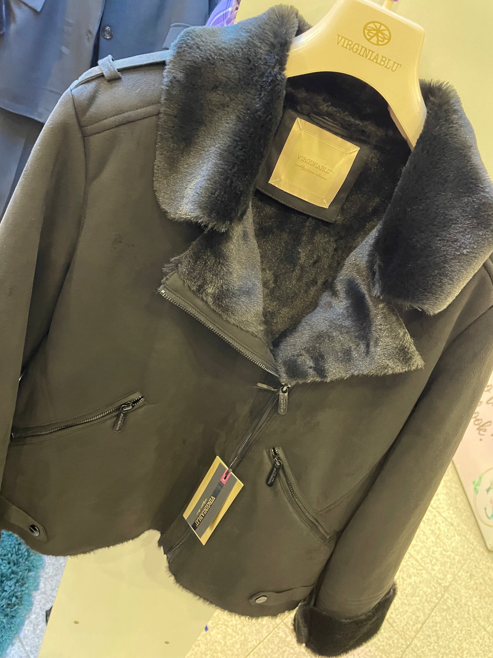 Montoncino VirginiaBlu – Caldo & Chic